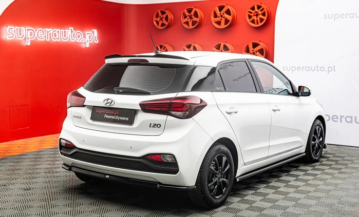 Hyundai i20 cena 53900 przebieg: 64187, rok produkcji 2019 z Staszów małe 277